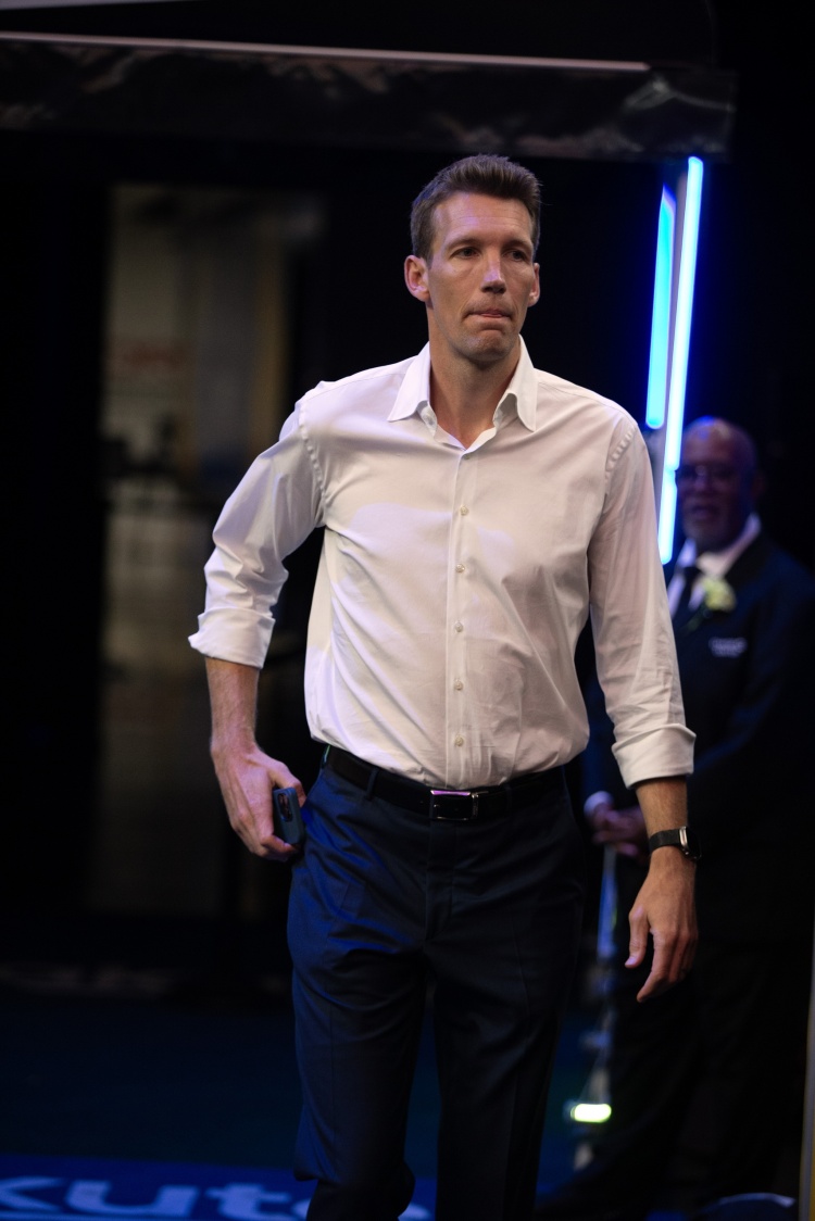 乐鱼官网-邓利维：上任时就知道要做很多艰难的决定 我始终忠于球队和老板