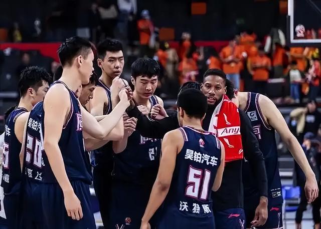 乐鱼app-赛前拿奖buff拉满？主场颁奖加持士气，CBA小将成赢球关键变量